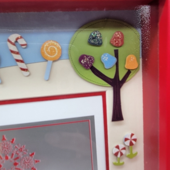 GINGERBREAD HOLIDAY FRIENDS SHADOWBOX PICTURE FRAME w/ CANDY TREES & FLOWERS - Picture 6 of 11